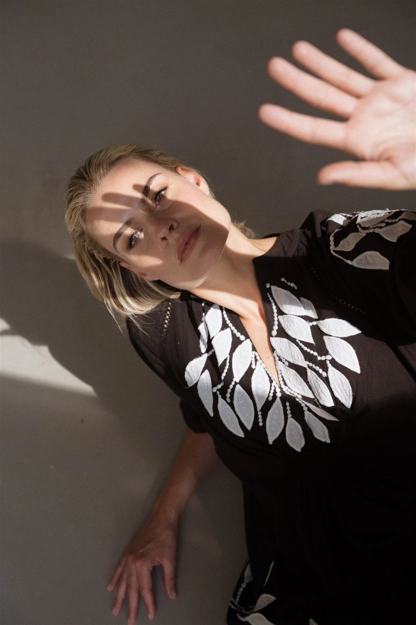 Jurk Louis | Aímée the Label | Black - Afbeelding 3