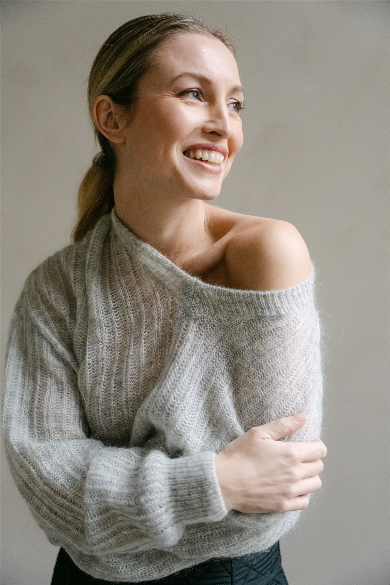 TaranA5 Sweater | Light Grey
