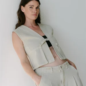 RoselineS6 Waistcoat | Beige jeans
